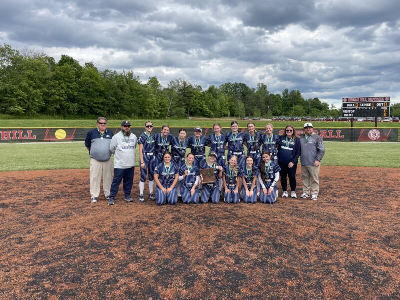 Image for the Tweet beginning: The Edgewood softball 🥎 team’s